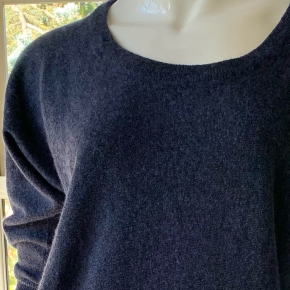 Aritzia Talula - women’s oversized crewneck sweater (Size S) - Picture 2 of 4